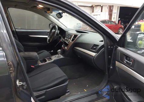 2013 Subaru Outback 2.5I Premium z USA, uszkodzony, nr VIN 4S4BRCGC6D3218718